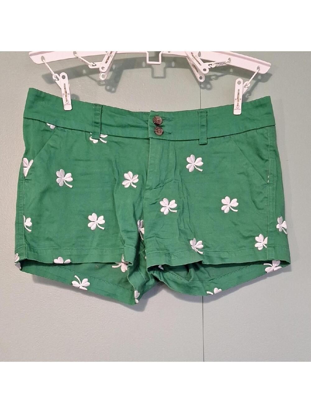 Loudmouth Green Clover St Patricks Day Short Size 4
